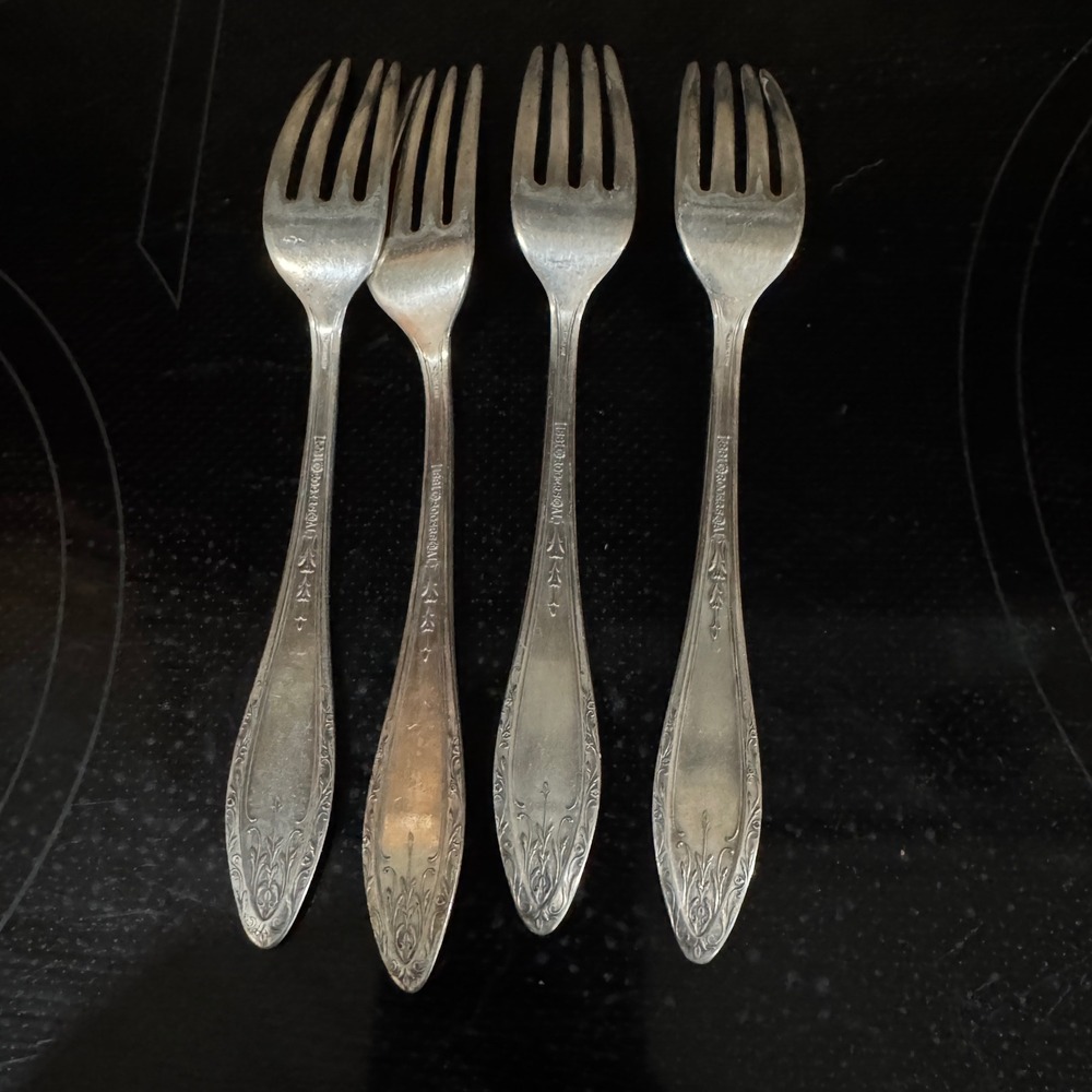 1881 Rogers silver plate forks - Picture 3 of 6